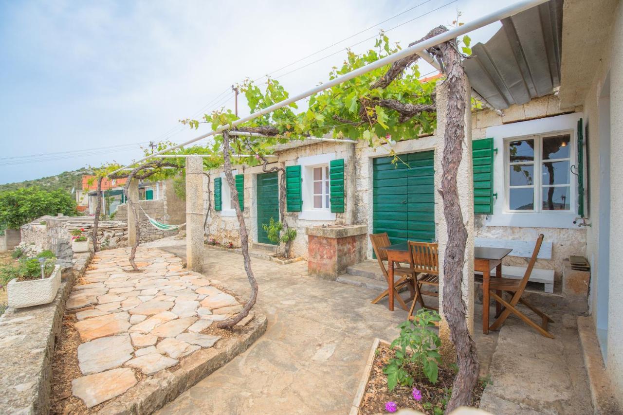 Вилла Dalmatian Stone House Рогозница Экстерьер фото