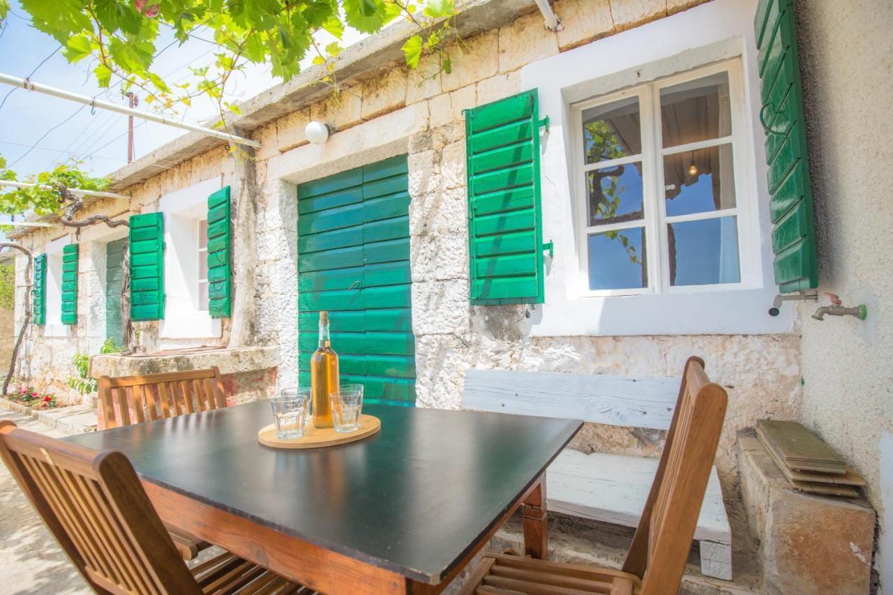 Вилла Dalmatian Stone House Рогозница Экстерьер фото