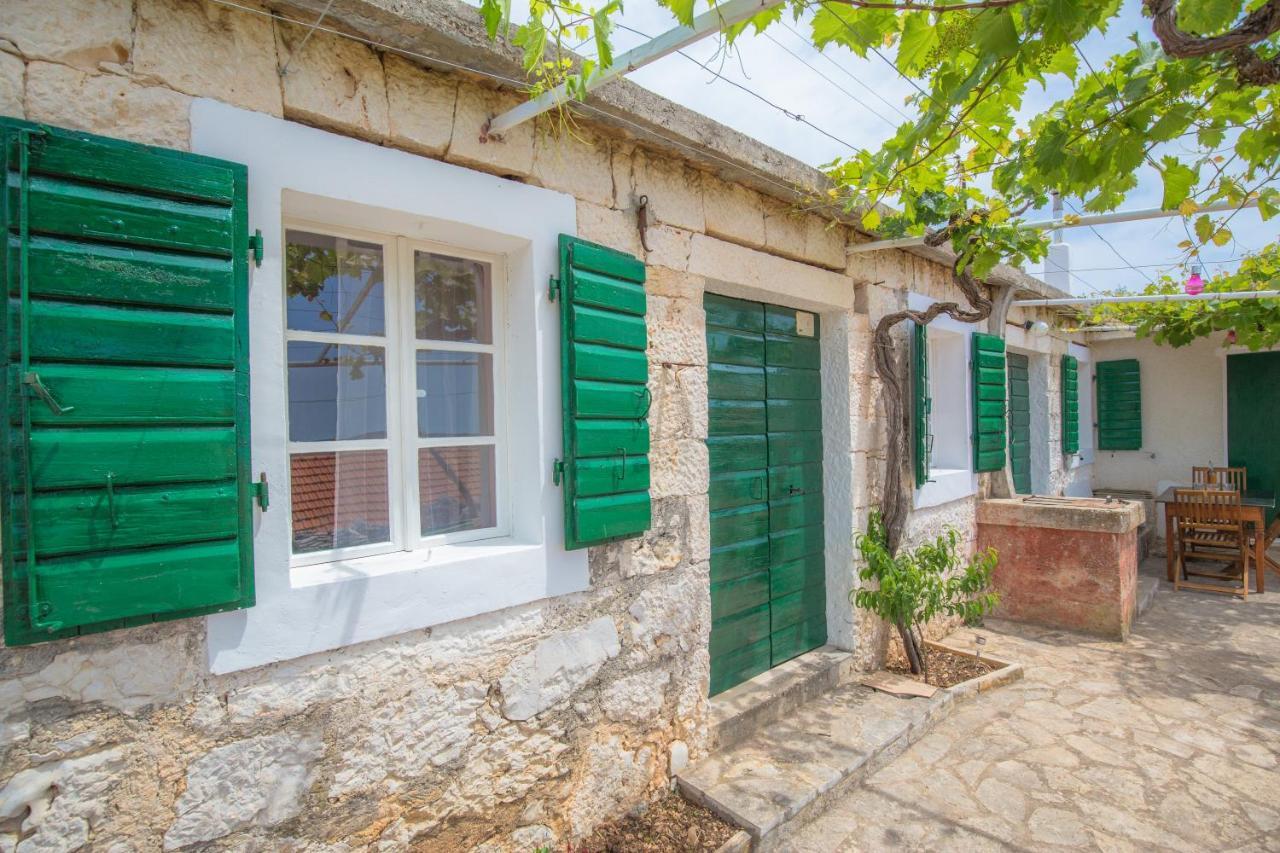 Вилла Dalmatian Stone House Рогозница Экстерьер фото