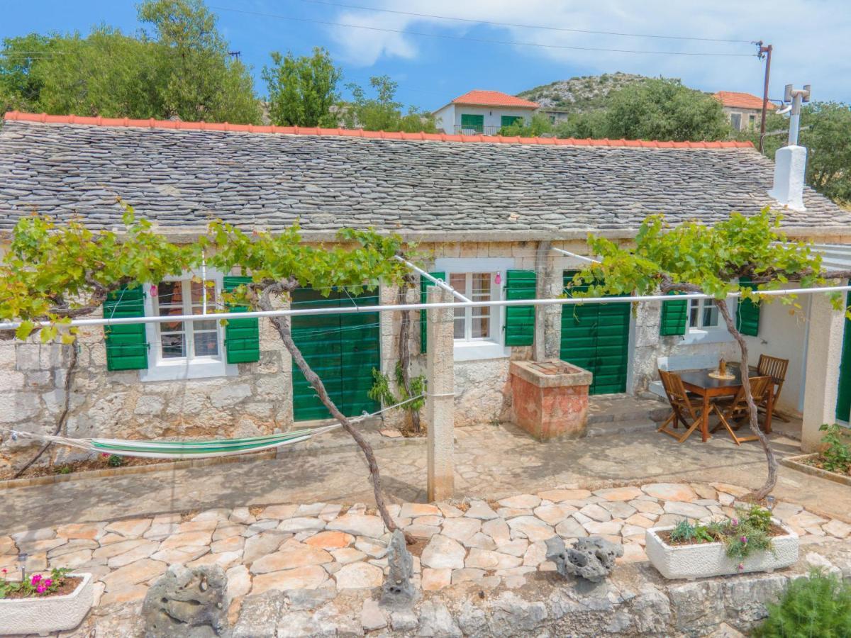 Вилла Dalmatian Stone House Рогозница Экстерьер фото